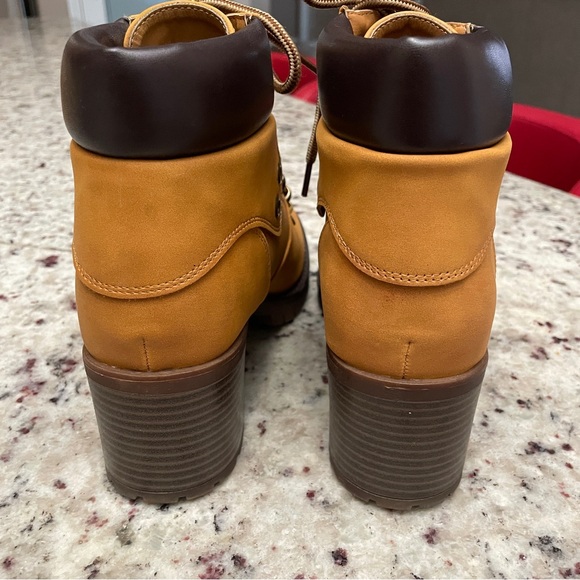 Maurices Booties 🌻 - Picture 4 of 7